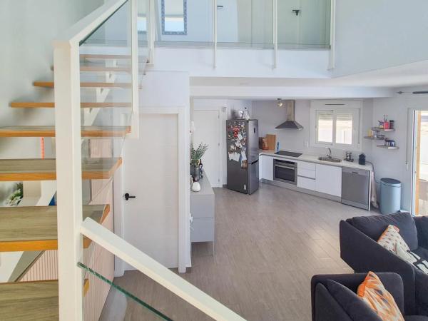 Chalet pareado en calle de Creta