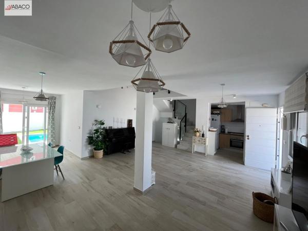 Casa independiente en calle Malta