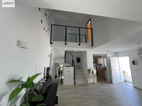 Casa independiente en calle Malta