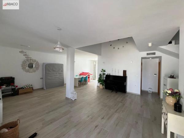 Casa independiente en calle Malta