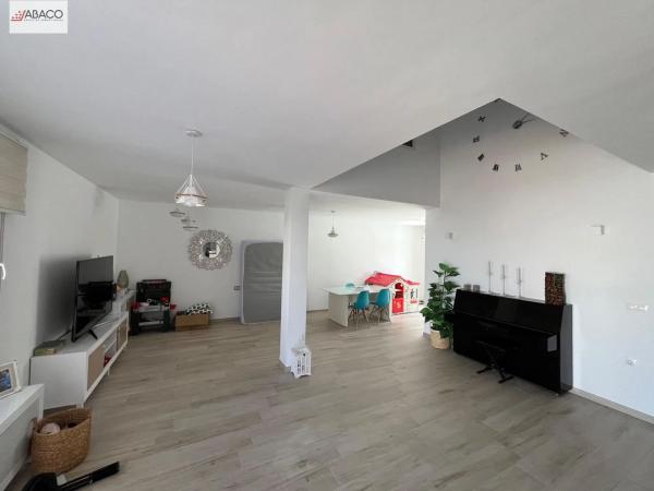 Casa independiente en calle Malta