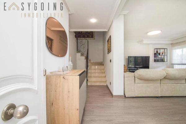 Casa independiente en avenida de Valverde