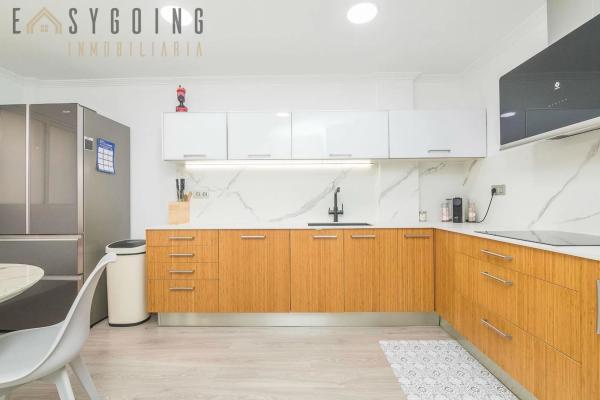 Casa independiente en avenida de Valverde