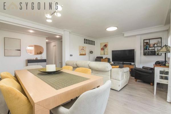 Casa independiente en avenida de Valverde