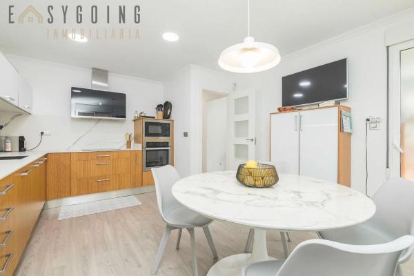 Casa independiente en avenida de Valverde