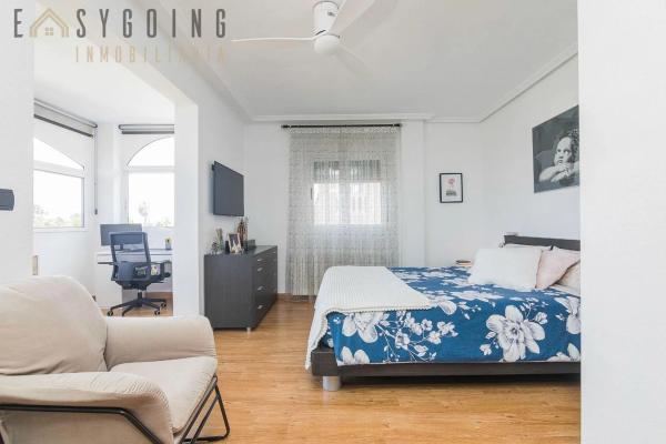 Casa independiente en avenida de Valverde