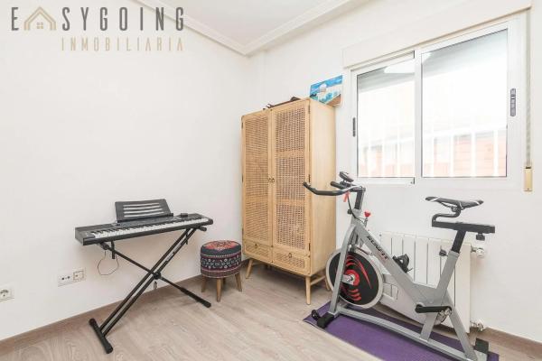 Casa independiente en avenida de Valverde