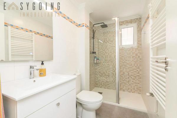 Casa independiente en avenida de Valverde