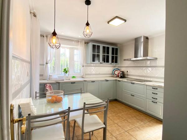 Chalet pareado en calle Balones, 26