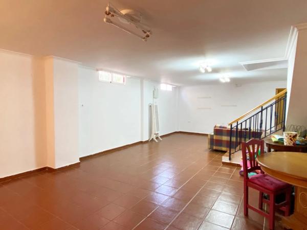 Chalet pareado en calle Balones, 26