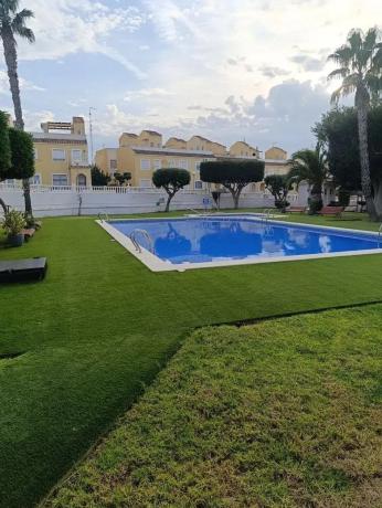 Chalet adosado en calle Canarias