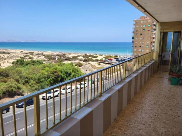 Piso en avenida Costa Blanca