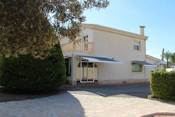 Casa independiente en Urbanizacion Avenida de Perleta, Polígono 2, 63
