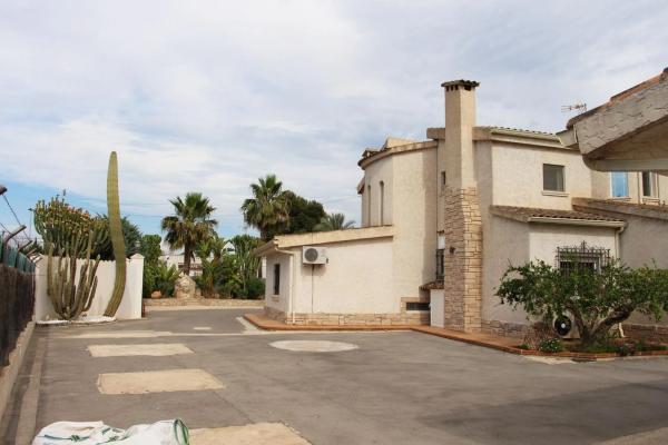 Casa independiente en Urbanizacion Avenida de Perleta, Polígono 2, 63
