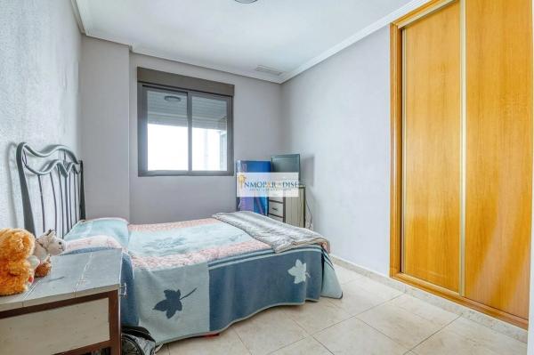 Piso en calle Francisco Santamaría