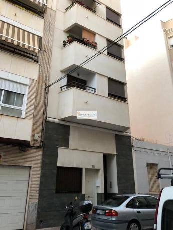 Piso en calle Francisco Santamaría