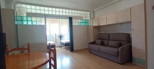 Piso en avenida Costa Blanca