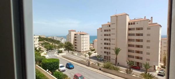 Piso en avenida Costa Blanca