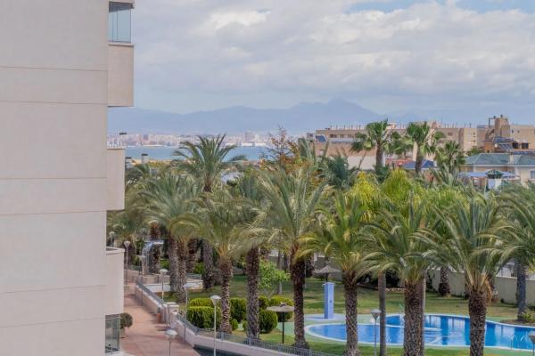 Piso en Arenales del Sol