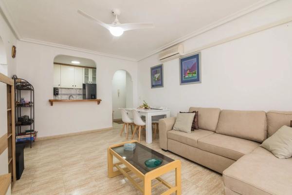 Piso en avenida Costa Blanca, 12