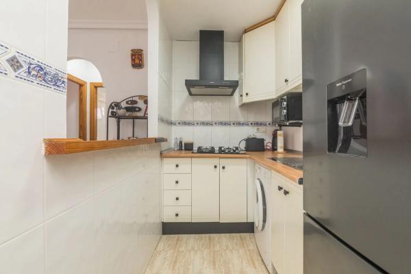 Piso en avenida Costa Blanca, 12