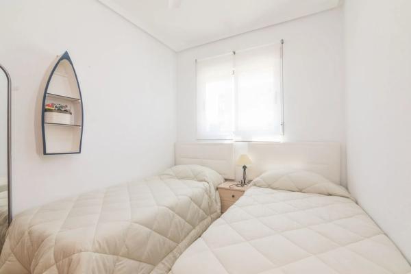 Piso en avenida Costa Blanca, 12