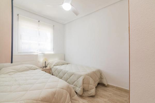 Piso en avenida Costa Blanca, 12