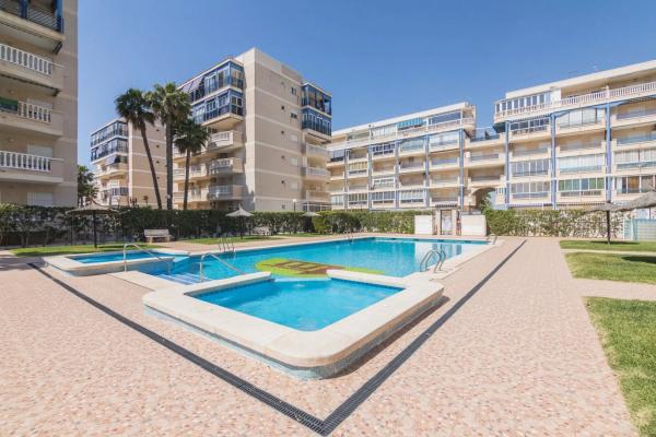 Piso en avenida Costa Blanca, 12