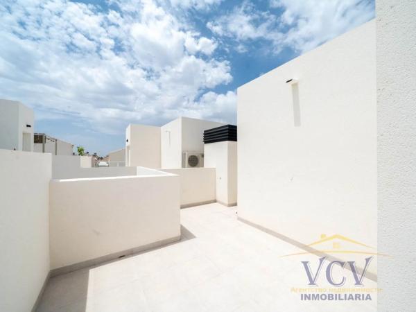 Chalet adosado en calle de Creta