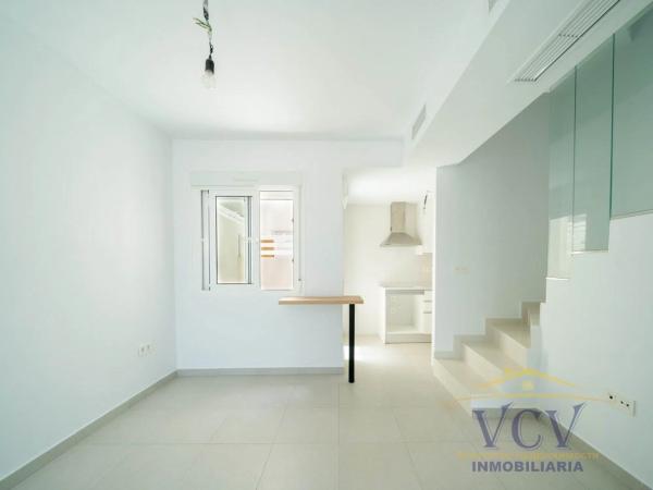 Chalet adosado en calle de Creta