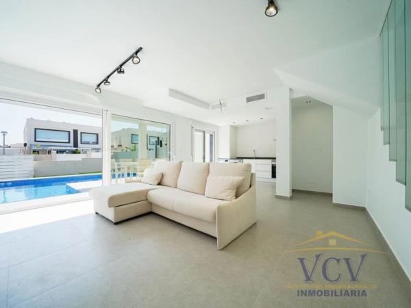 Chalet adosado en calle Ventura Selva Gonzalez