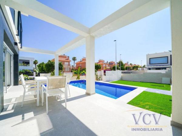 Chalet adosado en calle Ventura Selva Gonzalez