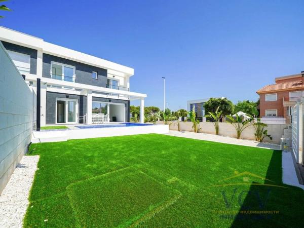 Chalet adosado en calle Ventura Selva Gonzalez