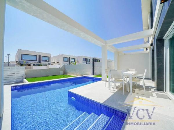 Chalet adosado en calle Ventura Selva Gonzalez