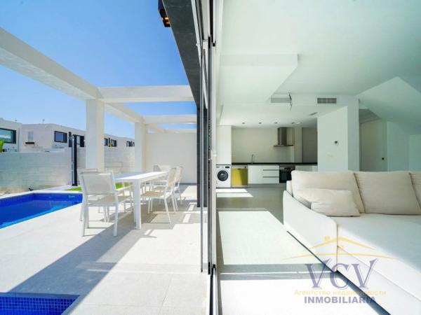 Chalet adosado en calle Ventura Selva Gonzalez