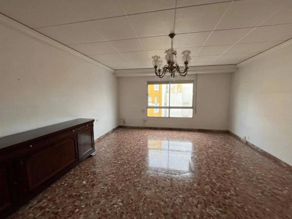 Piso en calle Salazar Alonso