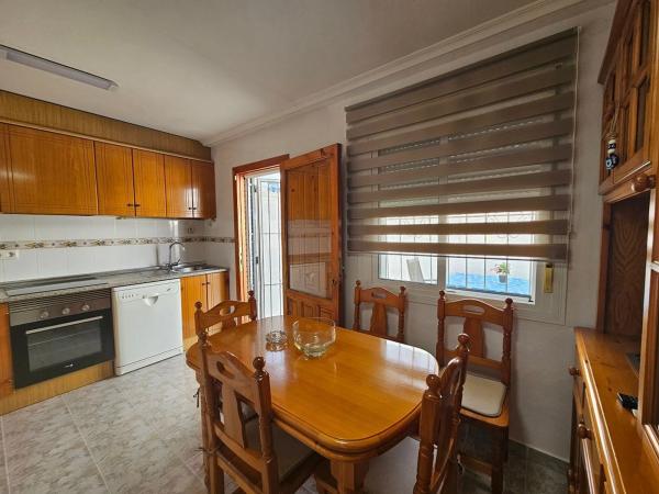 Chalet adosado en calle de Creta