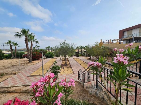 Chalet adosado en calle de Creta