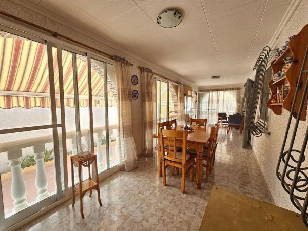 Chalet adosado en calle de Creta