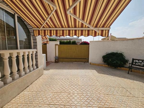 Chalet adosado en calle de Creta