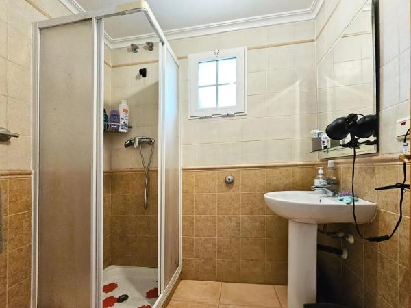 Casa independiente en avenida de Noruega