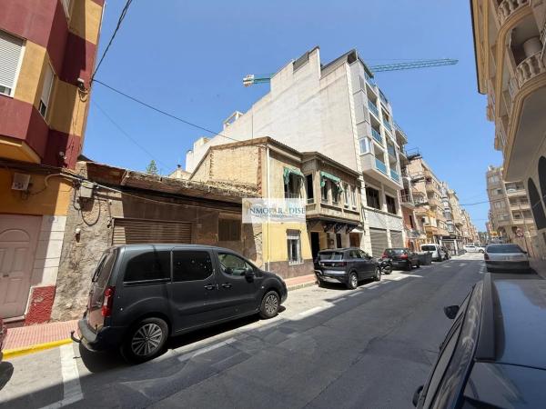 Casa independiente en calle Cervantes