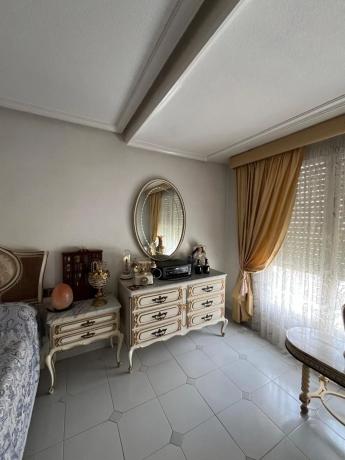 Piso en calle Reina Victoria, 56