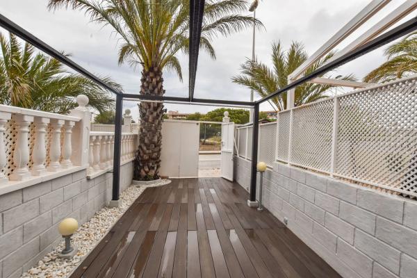 Chalet adosado en calle Islas Canarias, 1