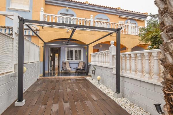 Chalet adosado en calle Islas Canarias, 1