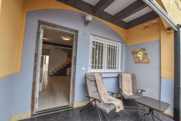Chalet adosado en calle Islas Canarias, 1