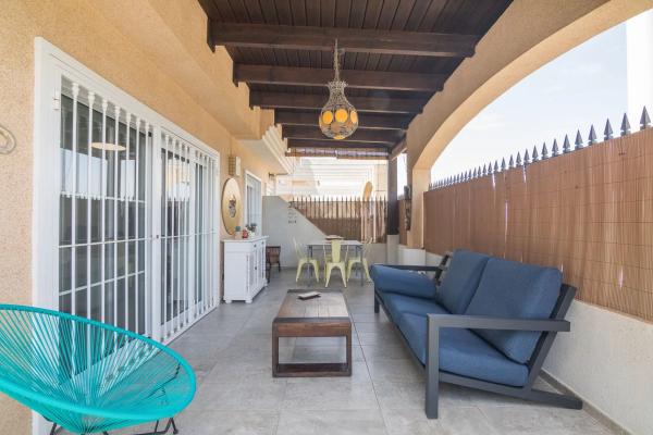 Chalet pareado en calle San Miguel de Sallnas