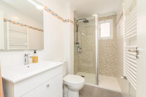 Chalet pareado en calle San Miguel de Sallnas