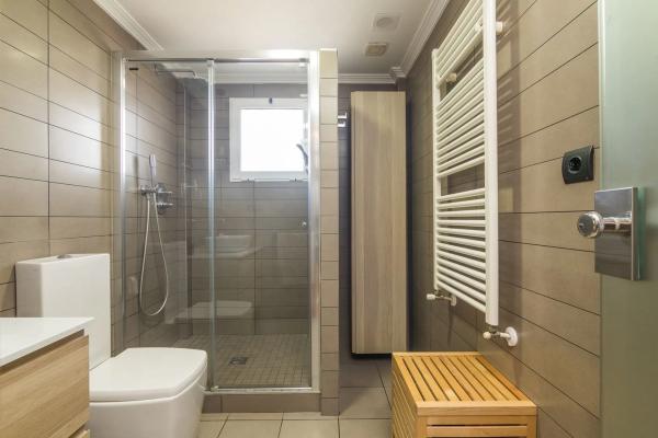 Chalet pareado en calle San Miguel de Sallnas