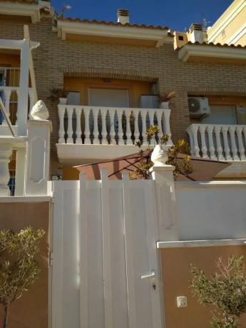 Chalet en Arenales del Sol